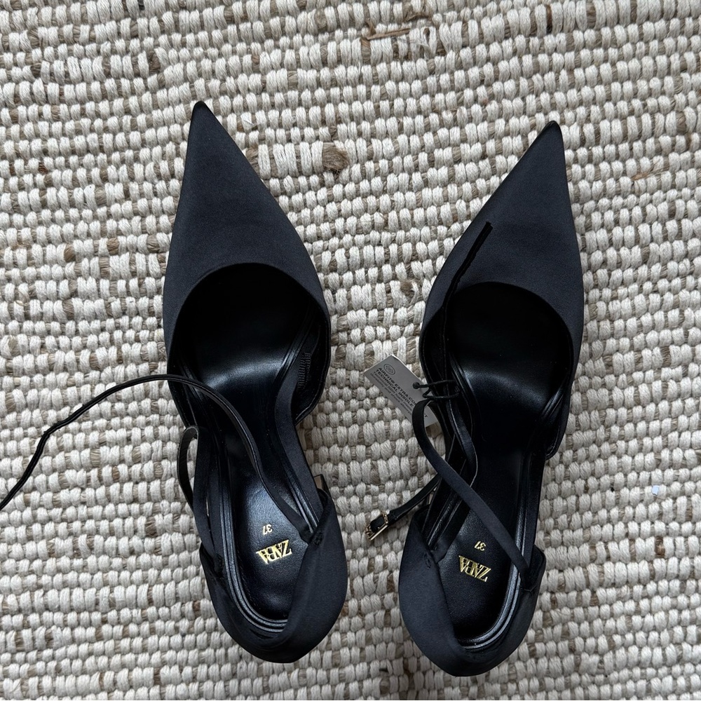Zara Black Pointed Heels